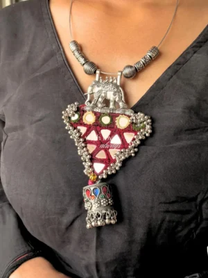 Elephant Motif Hasli Necklace