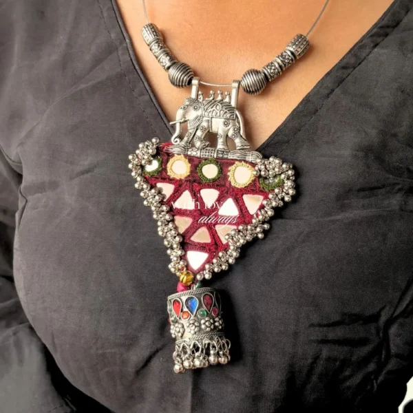 Elephant Motif Hasli Necklace