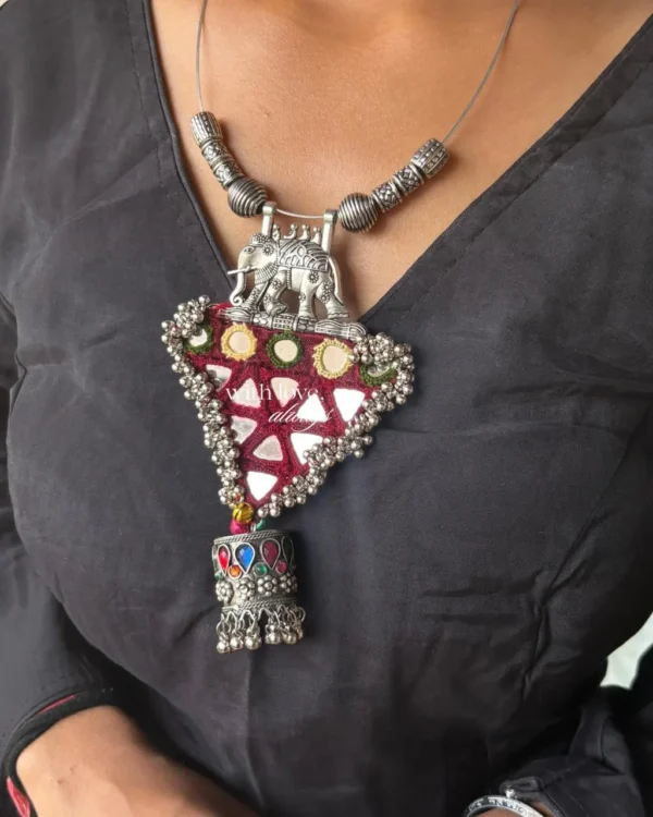 Elephant Motif Hasli Necklace